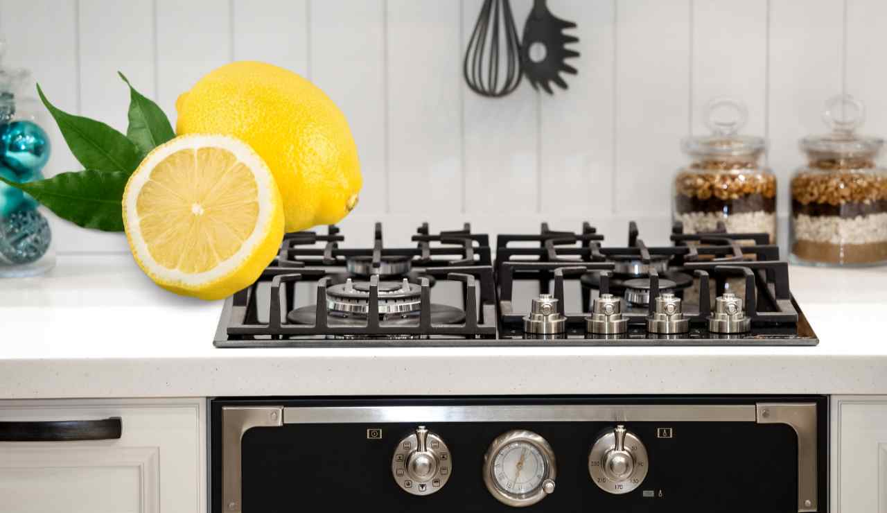 pulizia fornelli con limoni 