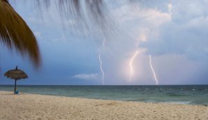 fulmine in spiaggia